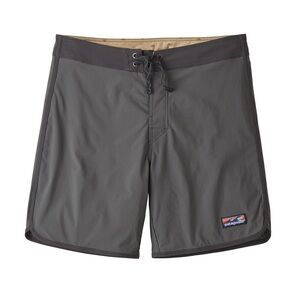 Patagonia Men's Scallop Hem Stretch Wavefarer Boardshorts in Forge Grey